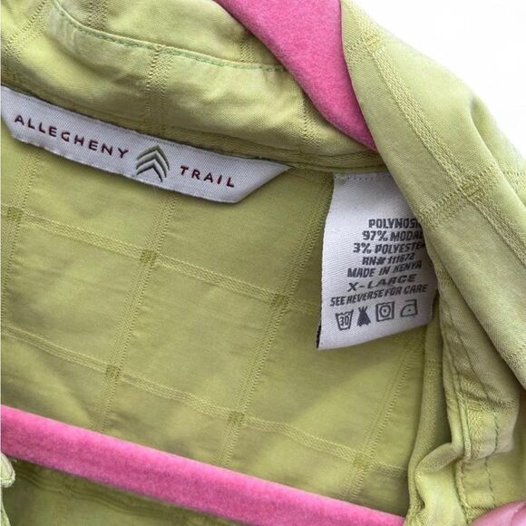 Vibrant Green Men's Casual Button Down Shirt - Picture 4 of 7